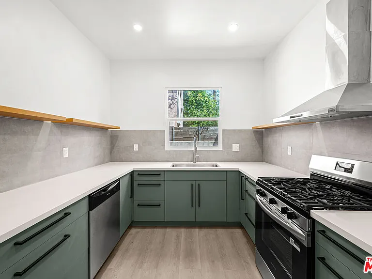1246 N Formosa Ave — Photo 21
