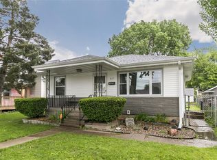 817 4th St SW, Cedar Rapids, IA 52404