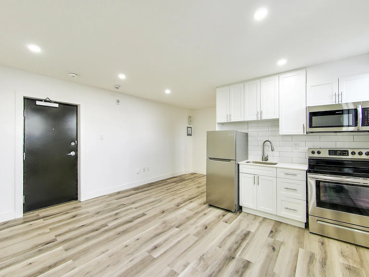 444 Park St W — Photo 4