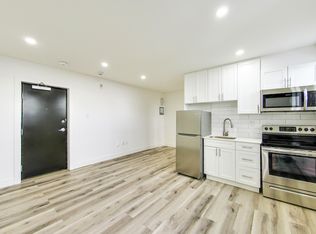 444 Park St W #312, Windsor, ON N9A 5V3