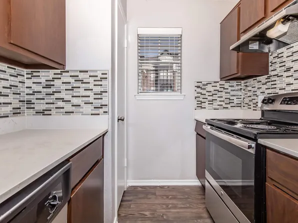 Eagle's Point Apartments