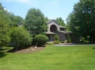 45 Stonewood Dr, Moreland Hills, OH 44022