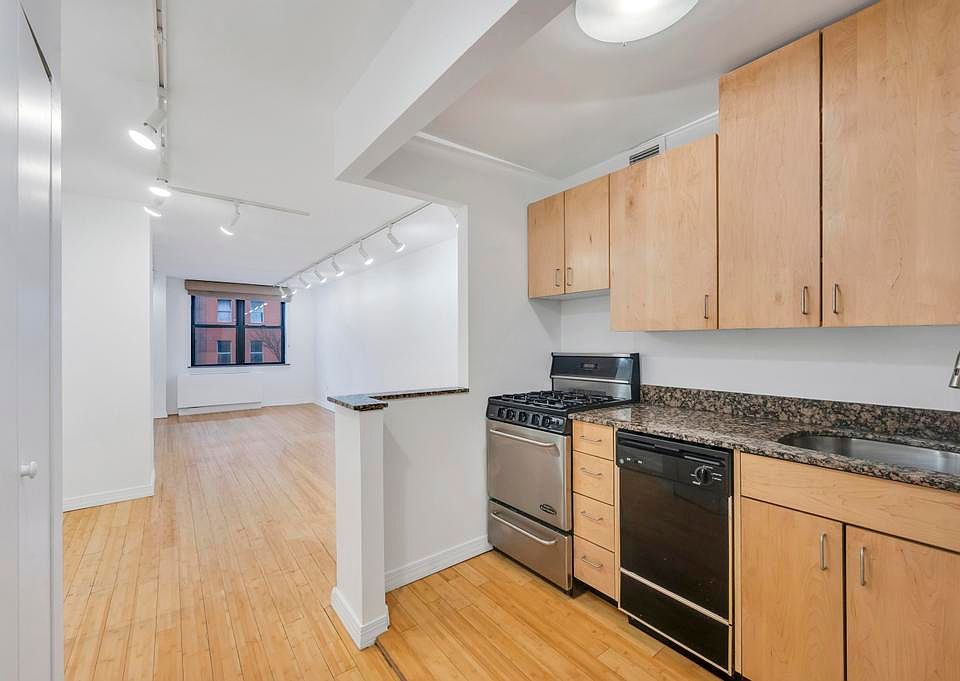 1st image of 222 W 14th St APT 3L