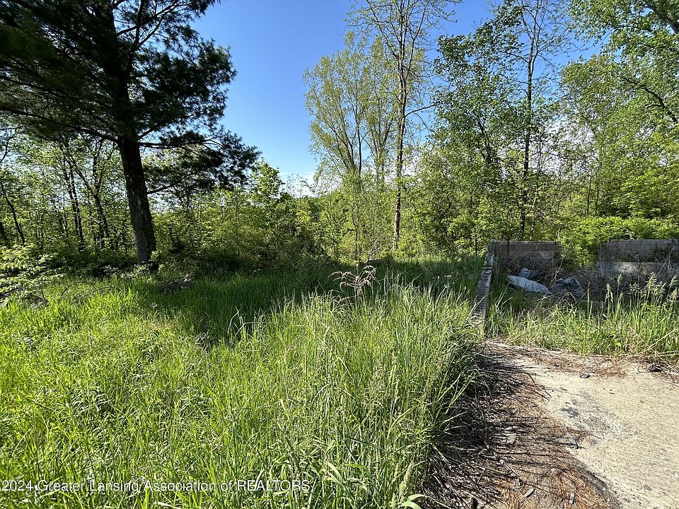 2nd image of 9731 E Coats Grove Rd