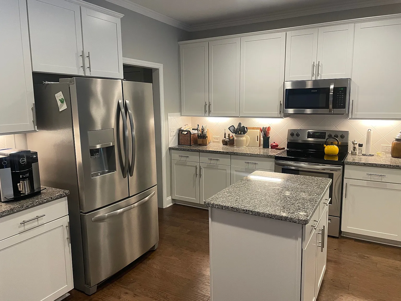 2 bed, 2018 sqft, $2,650 — Photo 1
