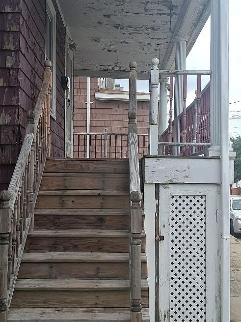 2nd image of 80 Sheridan St