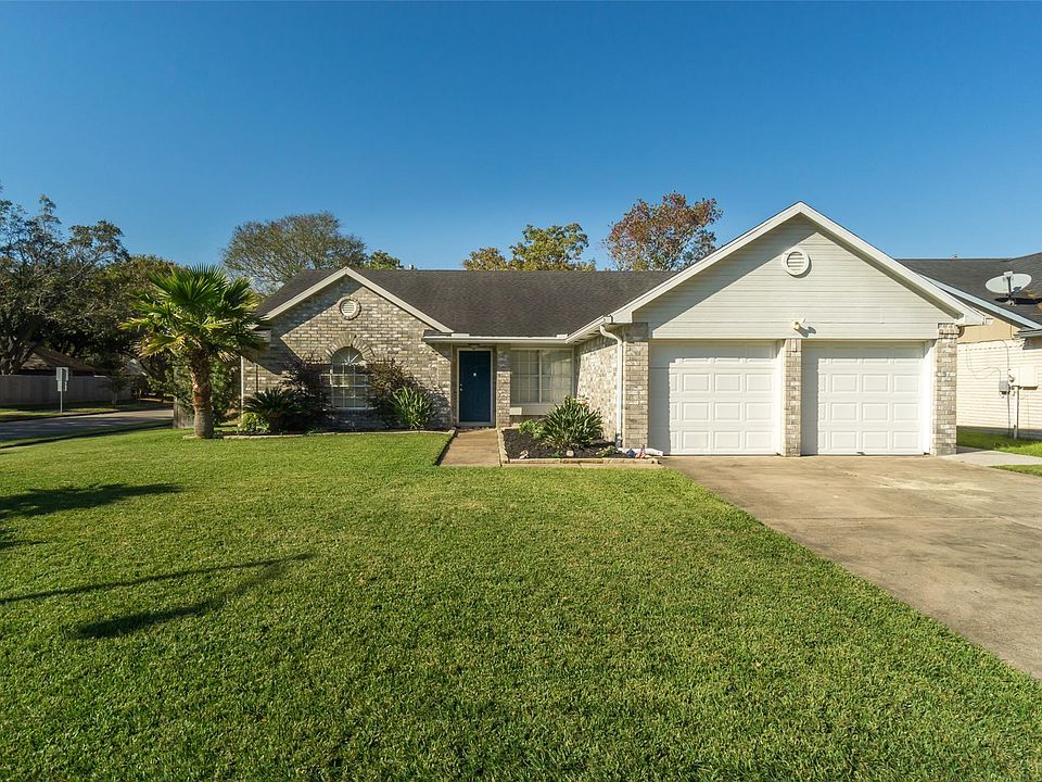 1st image of 3002 Ferndale Dr
