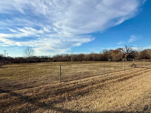 21347 S Auburn Rd, Osage City, KS 66523