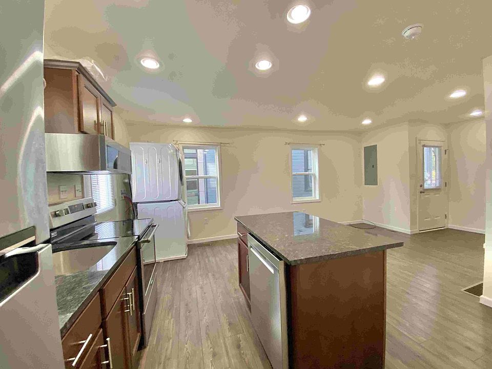2nd image of 738 Bloom Rd