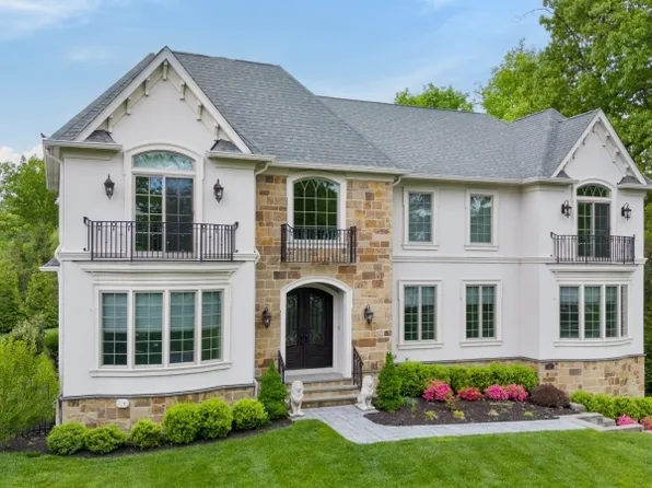 22 DORSET LANE, Millburn Twp., NJ 07078