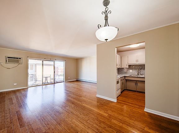 5th image of 10109 S Cicero Ave APT 305