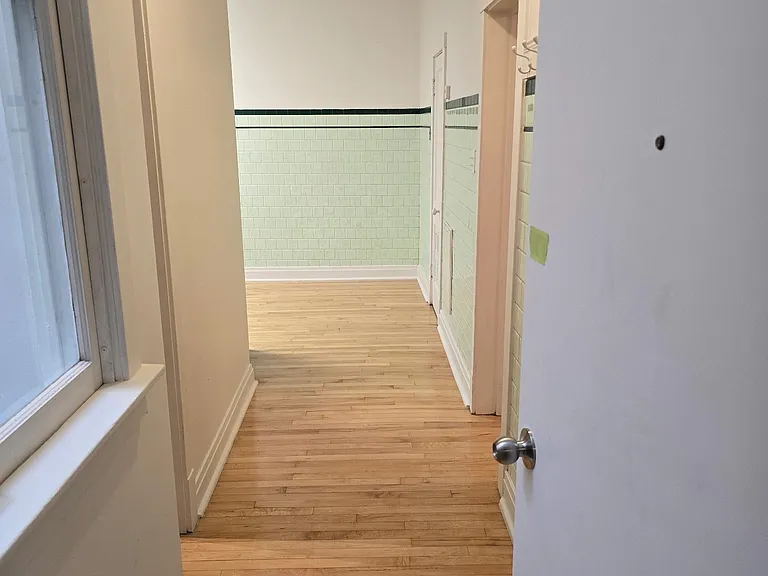 2896 S Archer Ave #202 — Photo 10