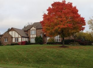 20 Wedgewood Dr, Hawthorn Woods, IL 60047