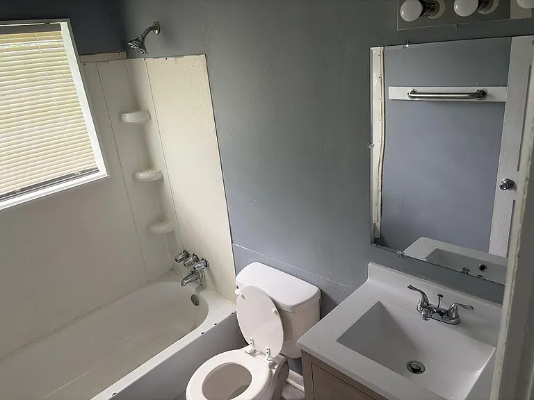 410 Beta St #C — Photo 8