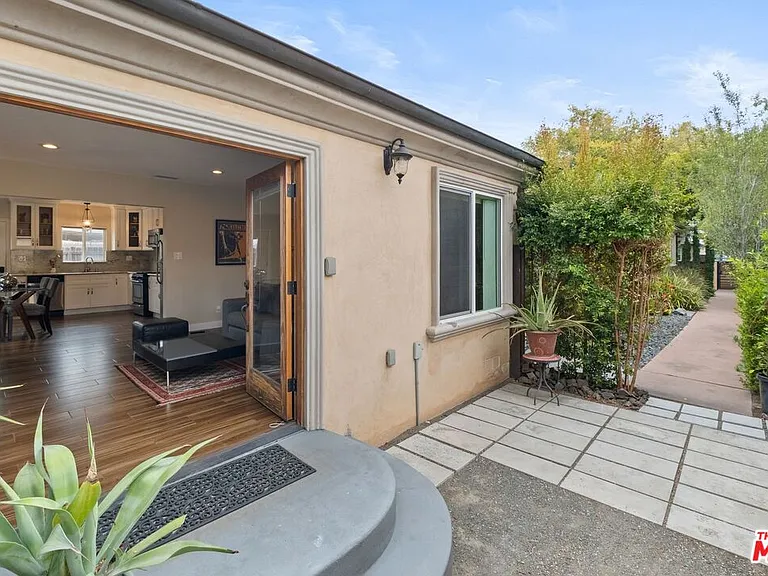 4043 Harter Ave — Photo 2
