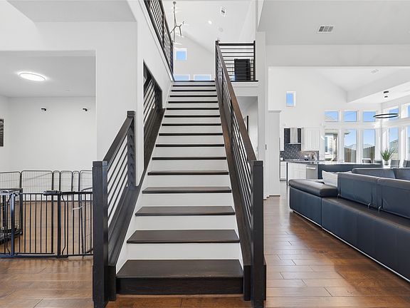 4th image of 7548 Ridge Ln