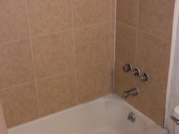 Newer Ceramic Tub Shower Surround