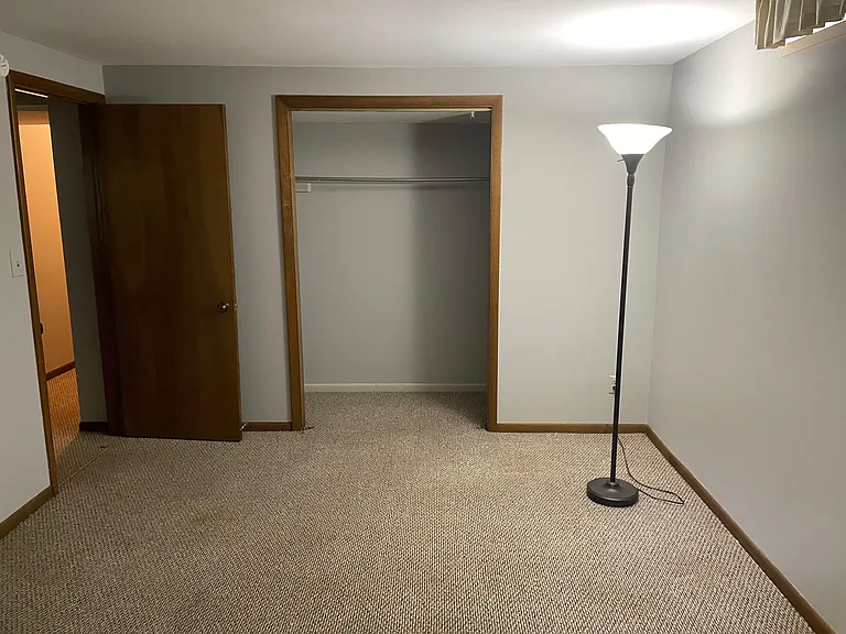 2510 Woodcliff Ave SE — Photo 16