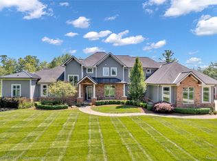 595 Army Rd, Leonard, MI 48367