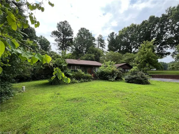 516 Mount Olivet Church Rd, Lexington, NC 27295