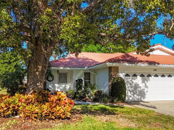 5611 Garden Lakes Dr, Bradenton, FL 34203