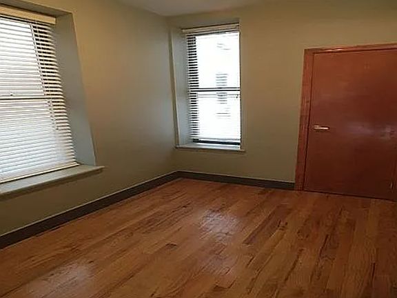 4th image of 620 E 11th St APT 13