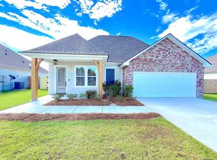 10462 Highcrest Dr, Denham Springs, LA 70706