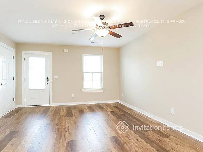 212 Emmett Dr — Photo 2