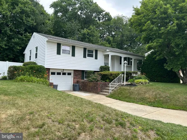 865 Morefield Rd, Philadelphia, PA 19115