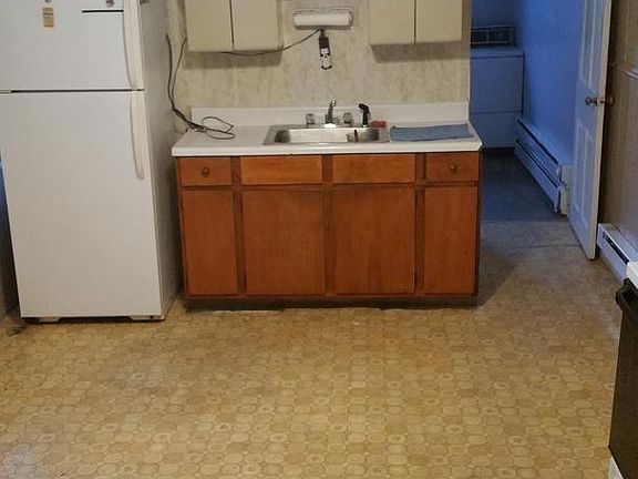 5th image of 430 Lehman St