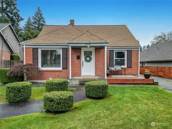 214 Summit Avenue, Fircrest, WA 98466
