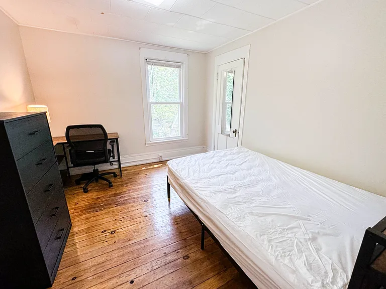 128 Blair St — Photo 17