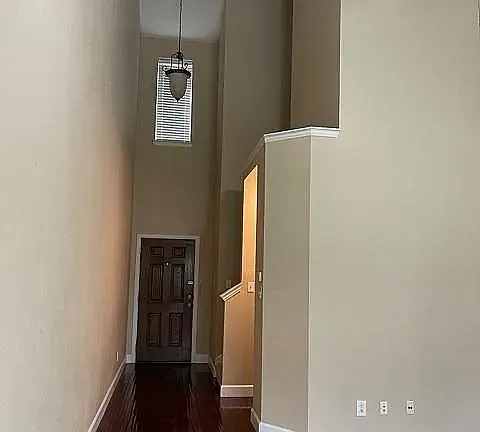 2 bed, 1398 sqft, $2,100 — Photo 2