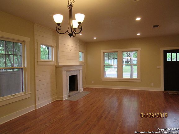 4th image of 322 W Elsmere Pl
