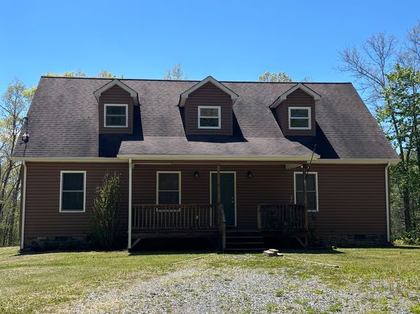 390 Twin Oaks Ln