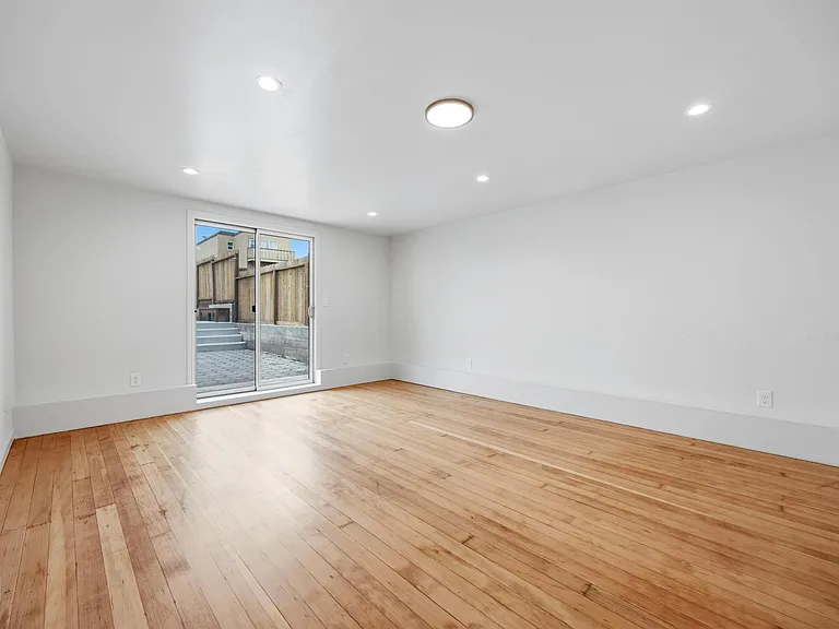 2151 31st Ave — Photo 14