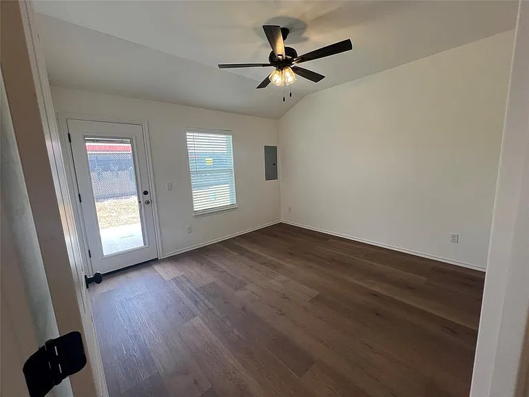 206 Mason Ct — Photo 1