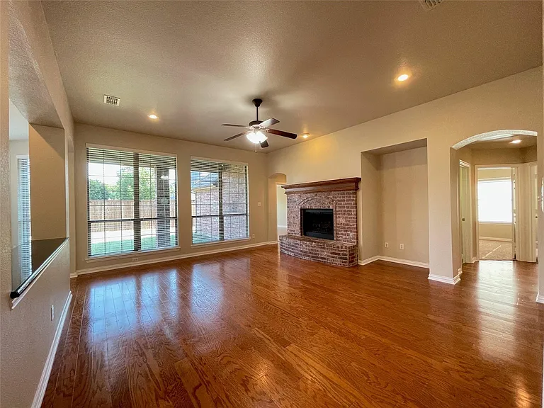 2902 Madison Dr — Photo 5