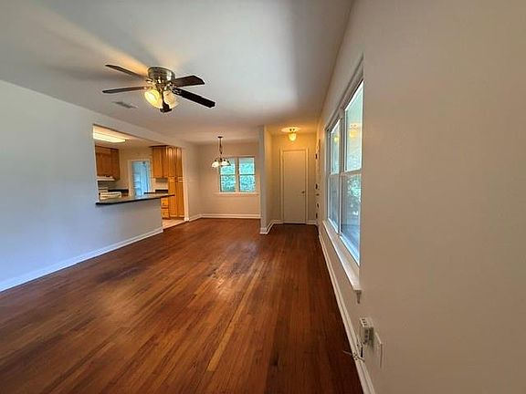 4th image of 2459 Lilac Ave