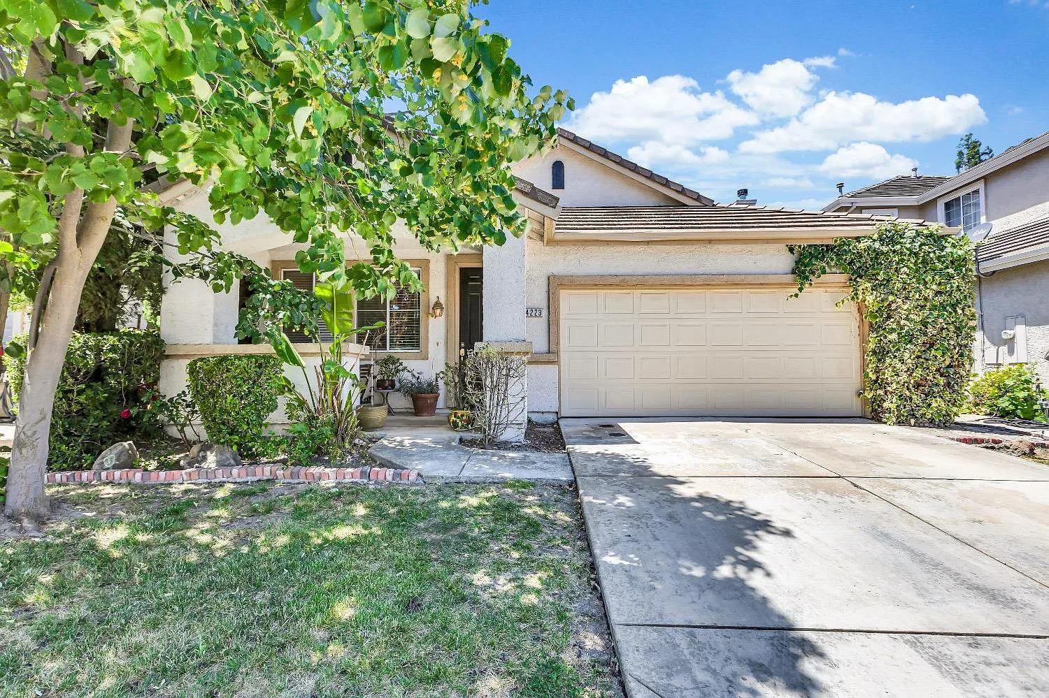 4223 Windsong St photo 1