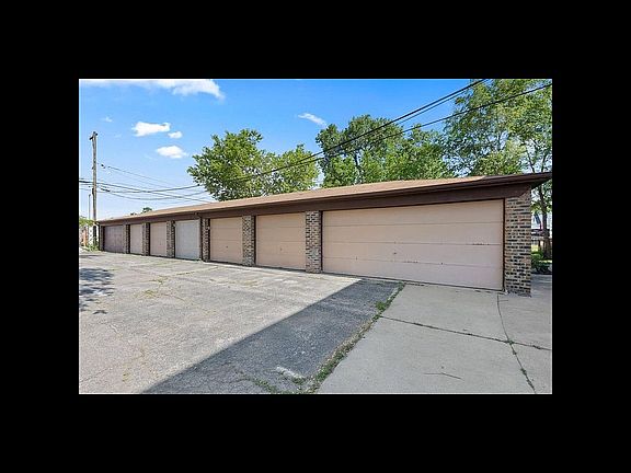 3rd image of 6126 S Kolmar Ave #8