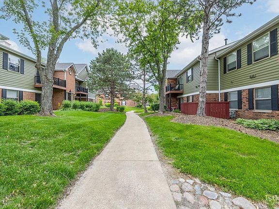 3rd image of 1577 Raymond Dr APT 104