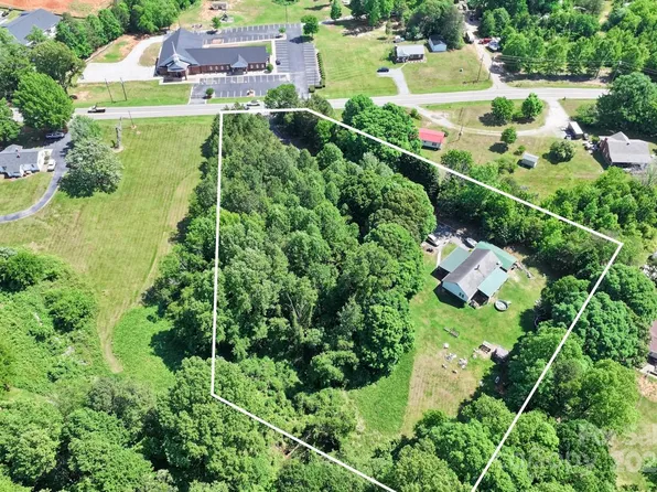 4155 Slanting Bridge Rd, Sherrills Ford, NC 28673