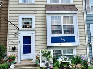 860 Gaming Sq, Hampstead, MD