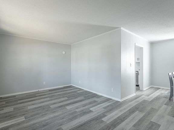 4th image of 118 Tanforan Dr