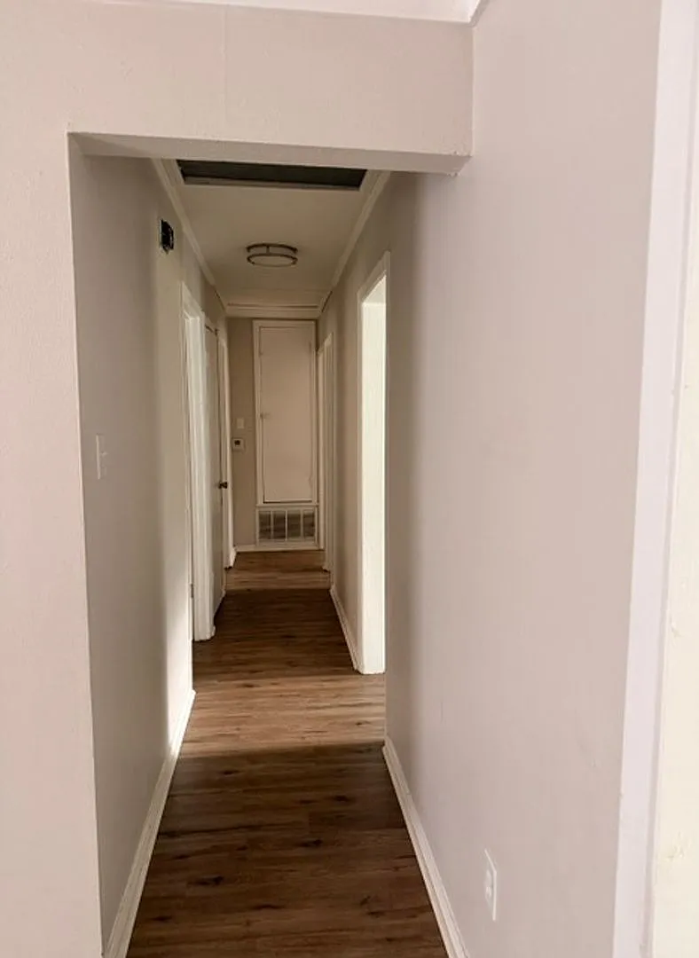 Newly Updated 3Bed 1 Bath single family home — Photo 4