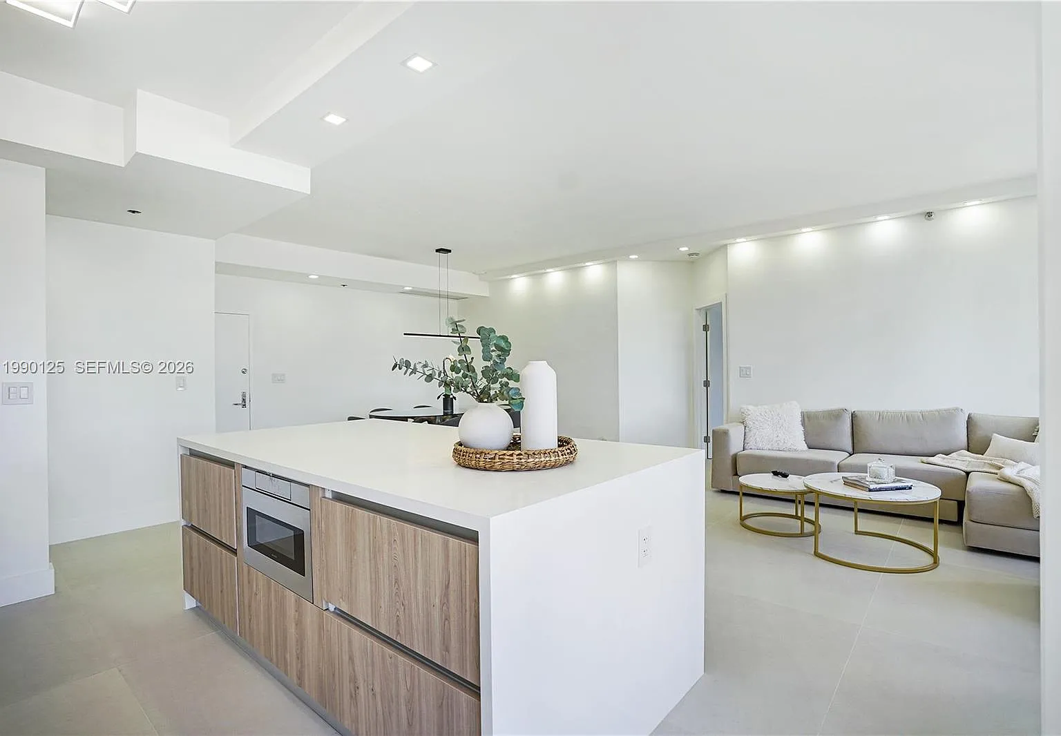 Mystic Pointe Condo No Th — Photo 3