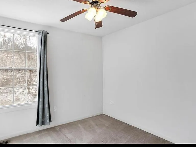 225 Persimmon Ln — Photo 10