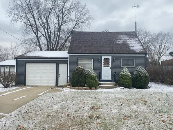 8415 Ravere St, Machesney Park, IL 61115