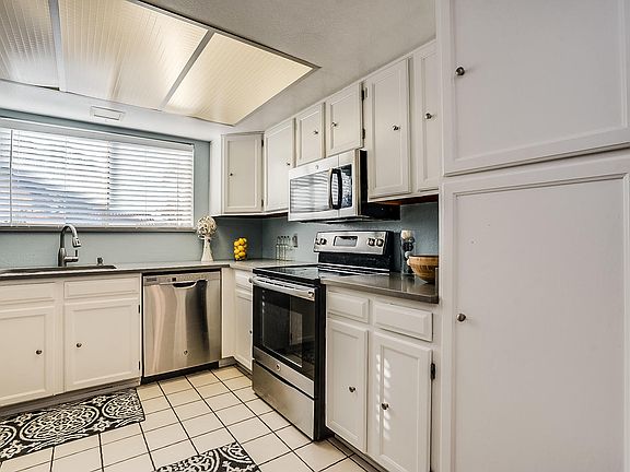 5th image of 2222 E Forge Ave